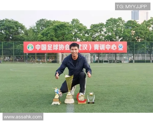 足球天才Hernandez:从青训到巅峰,如何成为世界足坛新星 足球天才Hernandez:从青训到巅峰,如何成为世界足坛新星